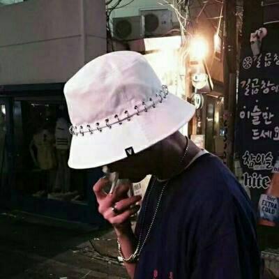冷酷男生头像图片