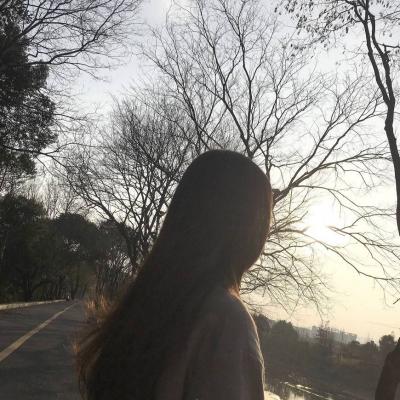 抖音女生头像高冷背影图片