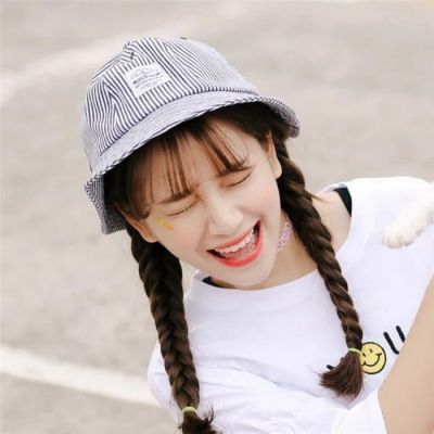 简单快乐头像女