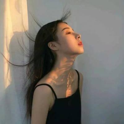 头像女背影或侧面唯美伤感意境