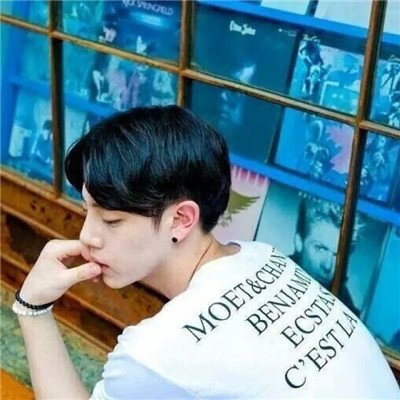 蓝色干净头像男生高清帅气图片