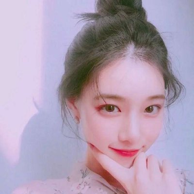 微信头像唯美可爱女生丸子头图片