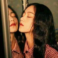 图片伤心难过头像女生