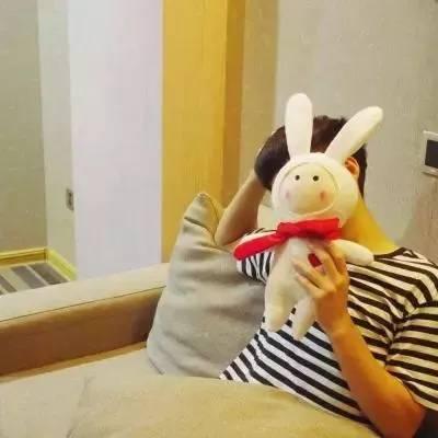 情侣头像真人一男一女分开两张图片