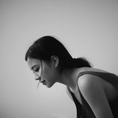 黑白高冷头像女