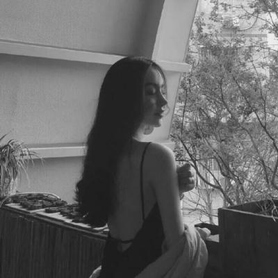 黑白高冷头像女