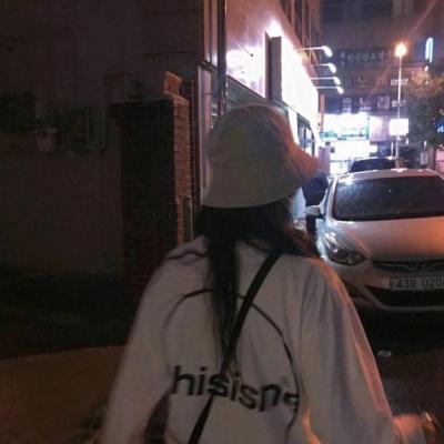 抖音女生头像高冷背影图片