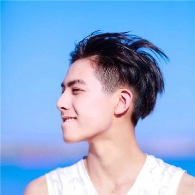 蓝色干净头像男生高清帅气图片