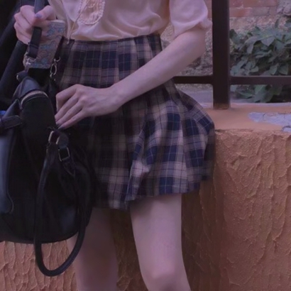 长腿女生头像