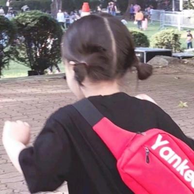 可爱傻傻的女生头像真人图片