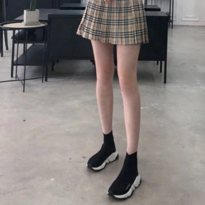 长腿女生头像
