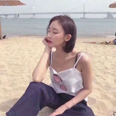 女生霸气短头发头像