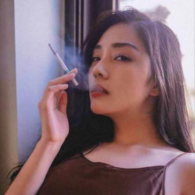 微信吸烟头像女生霸气图片