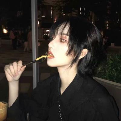 2025年qq非主流个性头像女生图片