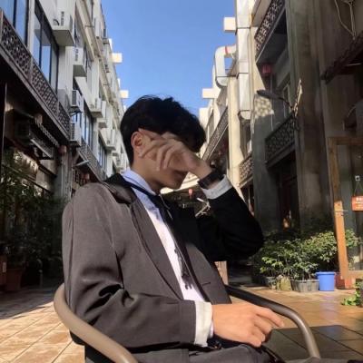 男生头像低调成熟大气高清图片