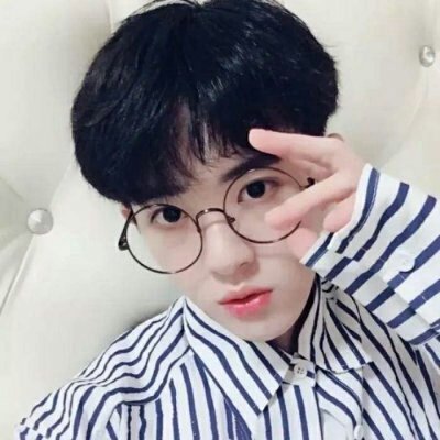 qq头像蓝色系男生真人帅气图片