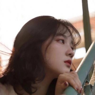 可爱傻傻的女生头像真人图片
