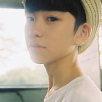 头像男15岁帅哥