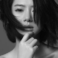 漂亮女明星戚薇qq头像图片