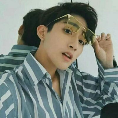 qq头像蓝色系男生真人帅气图片