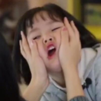可爱傻傻的女生头像真人图片