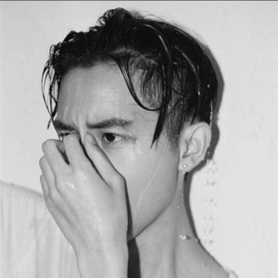男生头像低调成熟大气高清图片