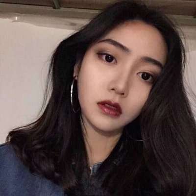 女生霸气短头发头像