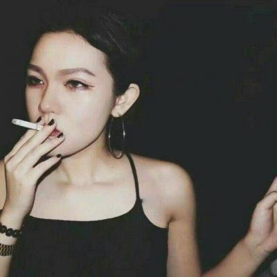 微信吸烟头像女生霸气图片