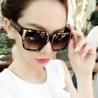 漂亮女明星戚薇qq头像图片