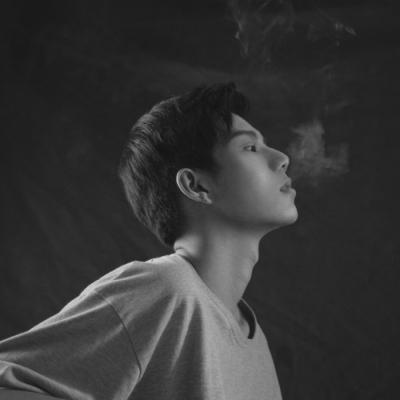 男生头像低调成熟大气高清图片