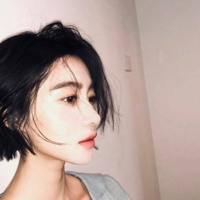 2025头像女生超酷真人短发图片