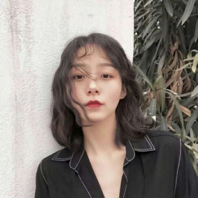 短发女生头像高冷真人图片