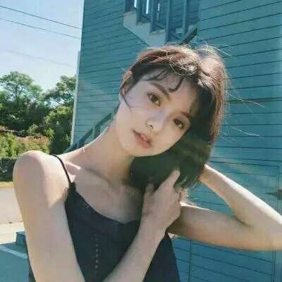 短发女生头像高冷真人图片
