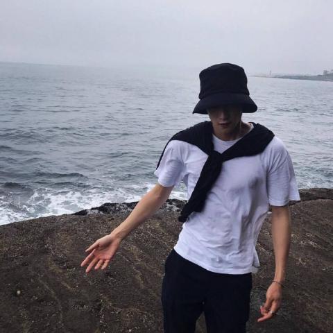 男头韩系帅气高清图片