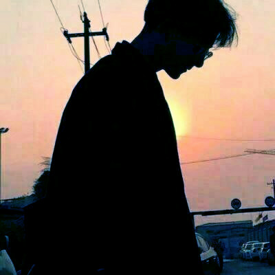 男生帅气头像冷酷侧面真人图片