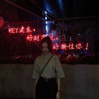 黑暗炫酷头像女生真人图片