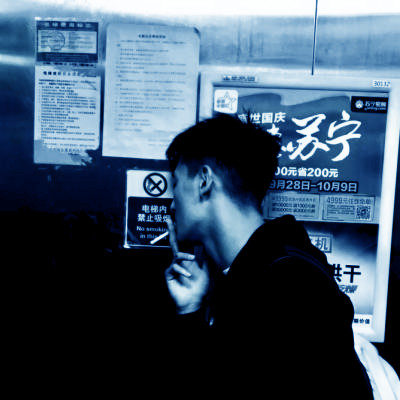 男生帅气头像冷酷侧面真人图片