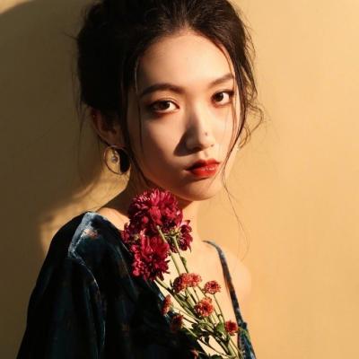 孤傲高冷霸气女生头像
