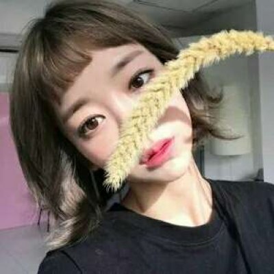 短发女生头像高冷真人图片
