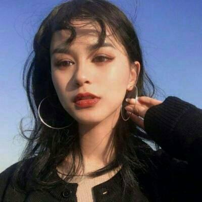 酷酷的女生真人头像