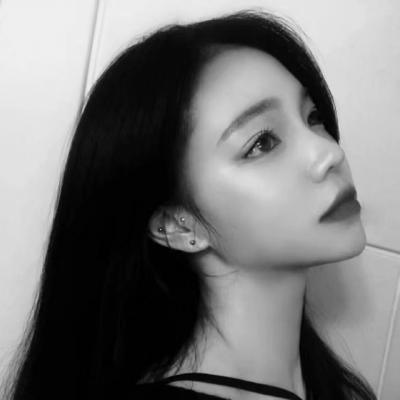 头像女生霸气冷酷黑白图片
