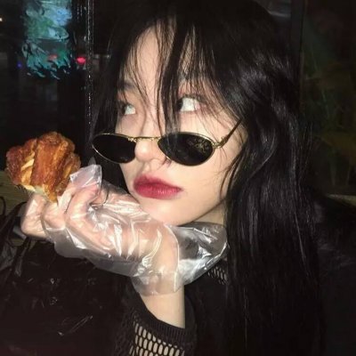 极度抑郁又好看头像女