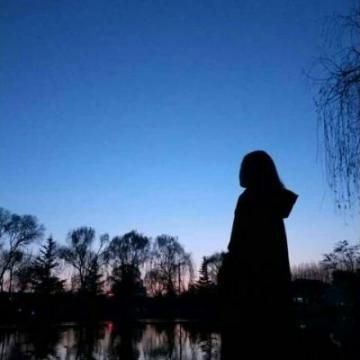 微信情侣头像唯美背影图片