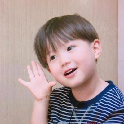 萌萌小正太高清头像图片