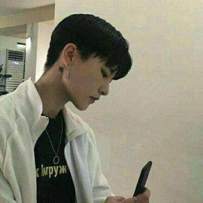 孤傲高冷男神真人头像图片