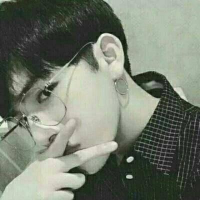 孤傲高冷男神真人头像图片