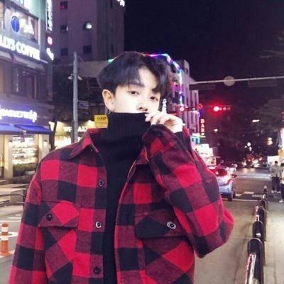 红色的头像图片男生帅气