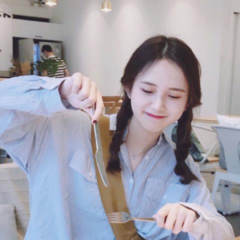 qq闺蜜头像小清新两张图片