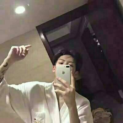 孤傲高冷男神真人头像图片