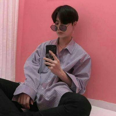 红色的头像图片男生帅气